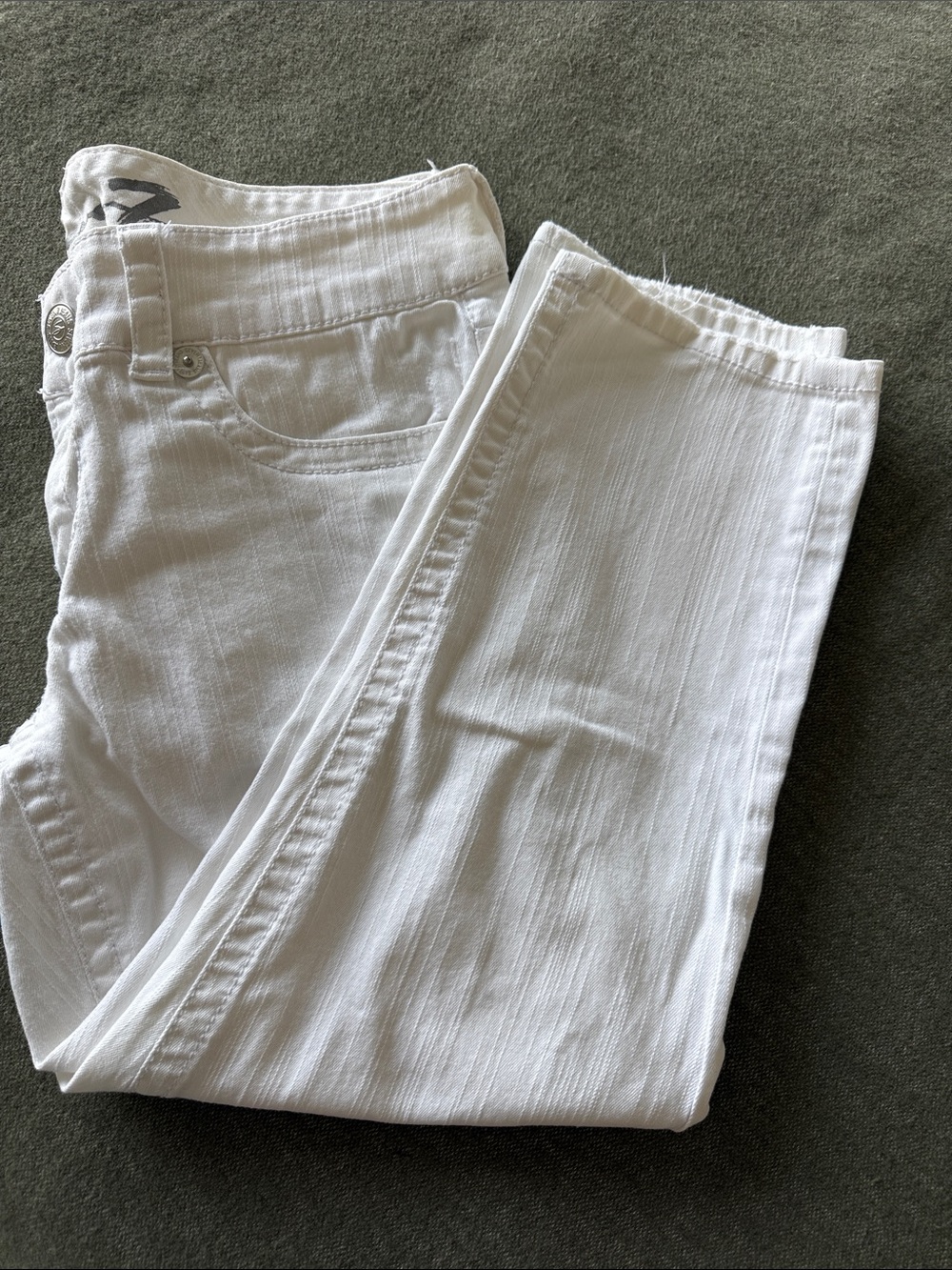 Seven7 White Capri Denim Jeans - Classic Five-Pocket